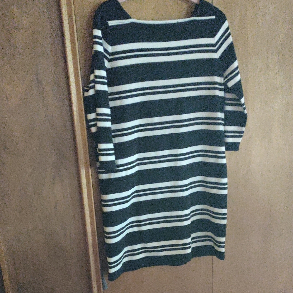 Elegant Black and White Striped Long Sleeve Dress